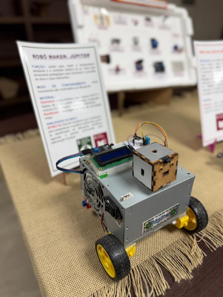 Manaus apresenta projeto de robotica educacional na Bett Brasil 2026 e celebra vitoria regional na OBR