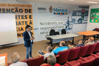 Prefeitura de Manaus promove treinamento para motoristas do sistema complementar focado em atendimento humanizado