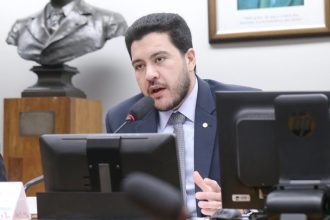 Comissão debate diretrizes para regulação das plataformas digitais