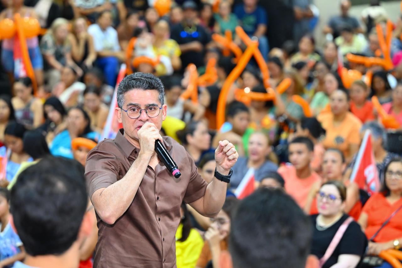David Almeida reúne mais de 700 profissionais da educação e destaca resultados de Manaus como modelo para o Amazonas