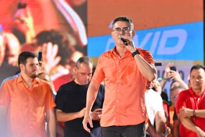 David Almeida propõe ampliar acesso à água tratada, fortalecer a pesca e transformar Parintins em polo permanente de desenvolvimento