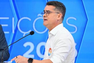 “Promovi mais policiais que Omar, Wilson e Cidade”, lembra David em debate da TV Norte