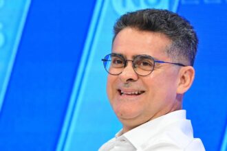 “Vou levar o Bolsa Universidade para todo o Amazonas”, afirma David em debate na TV Norte