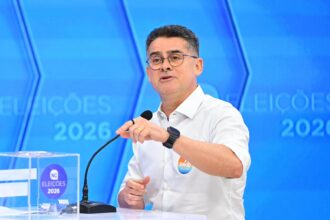 ”A senhora não colocou um tijolo na Santa Casa e fala que vai fazer hospitais”, dispara David para Maria do Carmo
